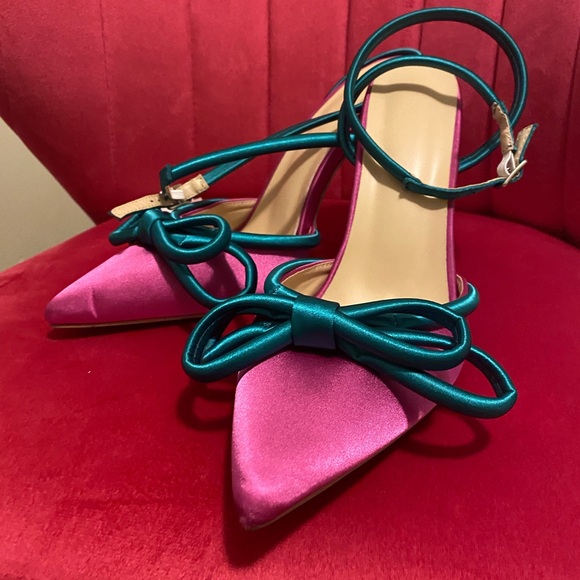 FUCHSIA & TEAL POINTED TOE HEELS - Picture 3 of 9